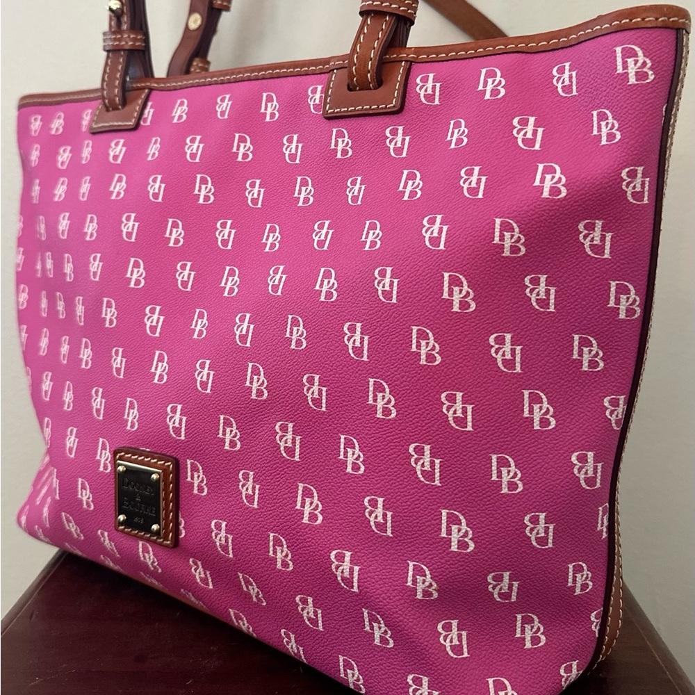 Dooney & Bourke Tote